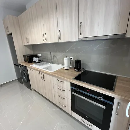 Urban Rotonda Retreat In The City Center!