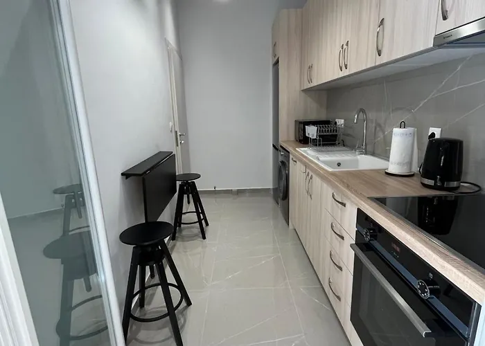 Urban Rotonda Retreat In The City Center! *